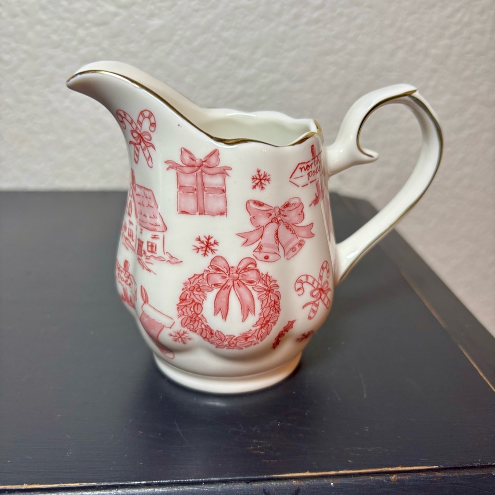 Grace Teaware Pink Bow‎ Holiday Creamer NEW